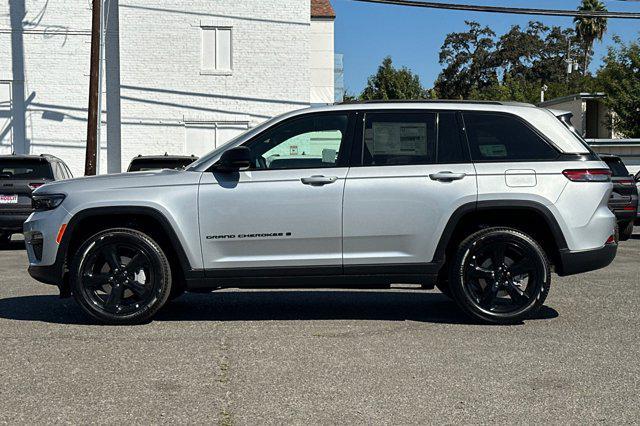 new 2025 Jeep Grand Cherokee car, priced at $40,970