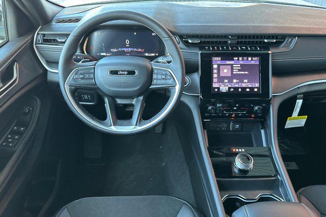 new 2025 Jeep Grand Cherokee car, priced at $41,875
