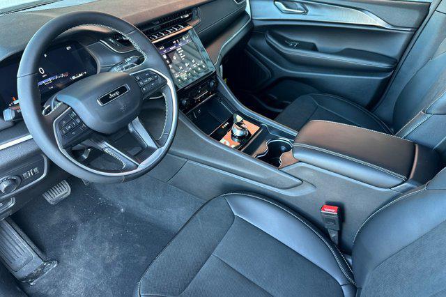 new 2025 Jeep Grand Cherokee car, priced at $41,875