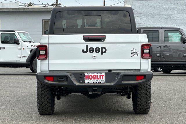 new 2025 Jeep Gladiator car, priced at $46,795