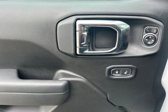 new 2025 Jeep Gladiator car, priced at $46,795