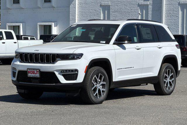 new 2025 Jeep Grand Cherokee car, priced at $45,805