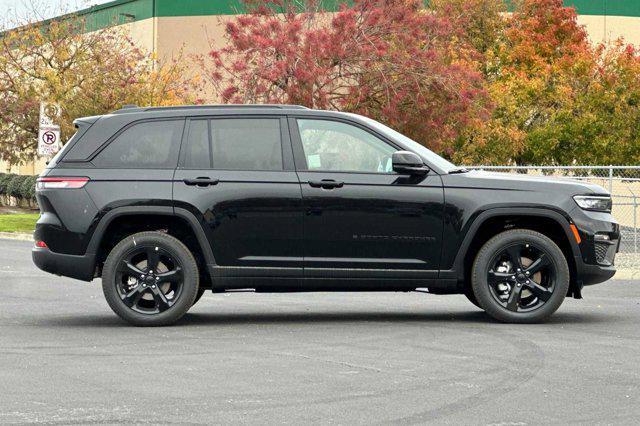 new 2025 Jeep Grand Cherokee car, priced at $47,960