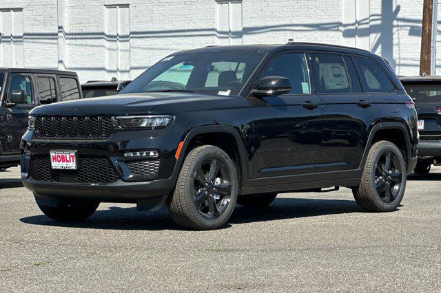 new 2025 Jeep Grand Cherokee car, priced at $42,970