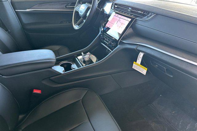 new 2025 Jeep Grand Cherokee car, priced at $42,970