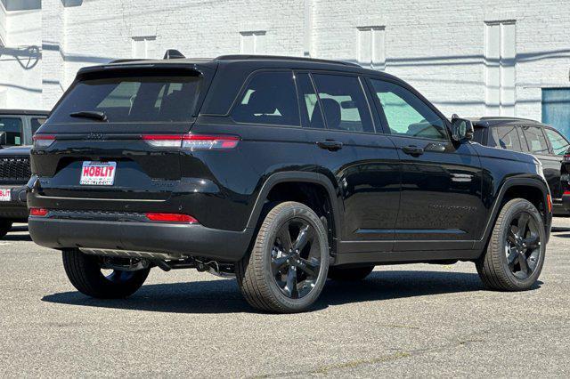 new 2025 Jeep Grand Cherokee car, priced at $42,970