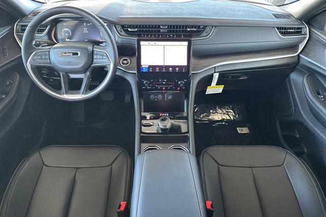 new 2025 Jeep Grand Cherokee car, priced at $42,970