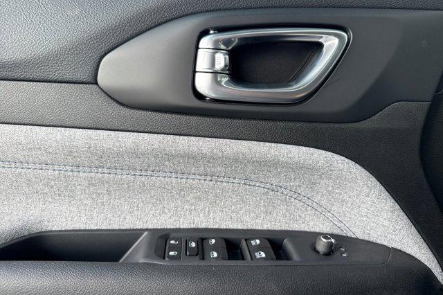 new 2025 Jeep Compass car, priced at $27,395