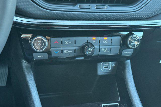 new 2025 Jeep Compass car, priced at $26,160