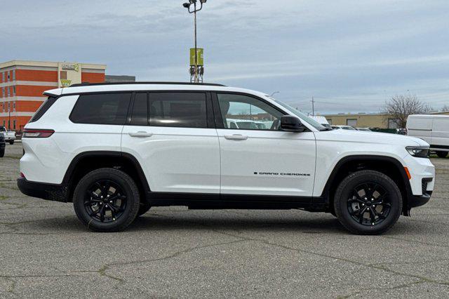 new 2025 Jeep Grand Cherokee L car, priced at $42,685