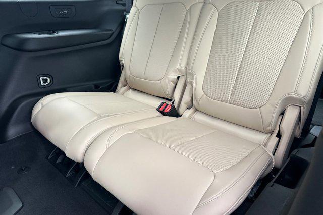 new 2025 Jeep Grand Cherokee L car, priced at $54,165