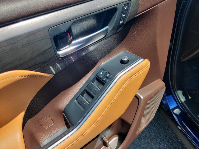 used 2022 Toyota Highlander Hybrid car, priced at $46,448