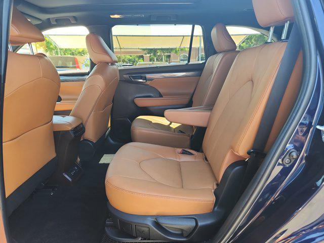 used 2022 Toyota Highlander Hybrid car, priced at $46,448