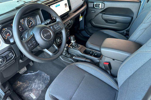 new 2025 Jeep Gladiator car, priced at $42,980