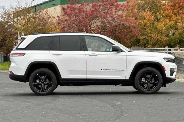 new 2025 Jeep Grand Cherokee car, priced at $47,365