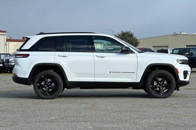 new 2025 Jeep Grand Cherokee car, priced at $41,080
