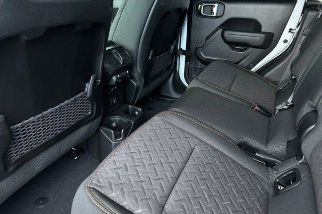 new 2025 Jeep Gladiator car, priced at $51,595