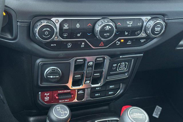 new 2025 Jeep Gladiator car, priced at $51,595