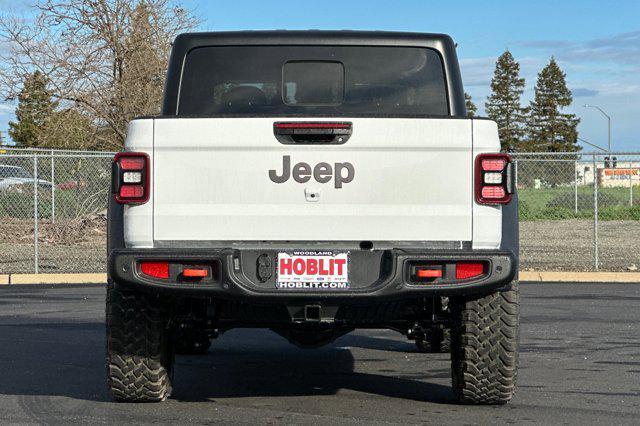 new 2025 Jeep Gladiator car, priced at $51,595