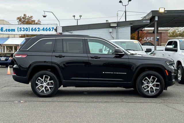 new 2025 Jeep Grand Cherokee car, priced at $39,795