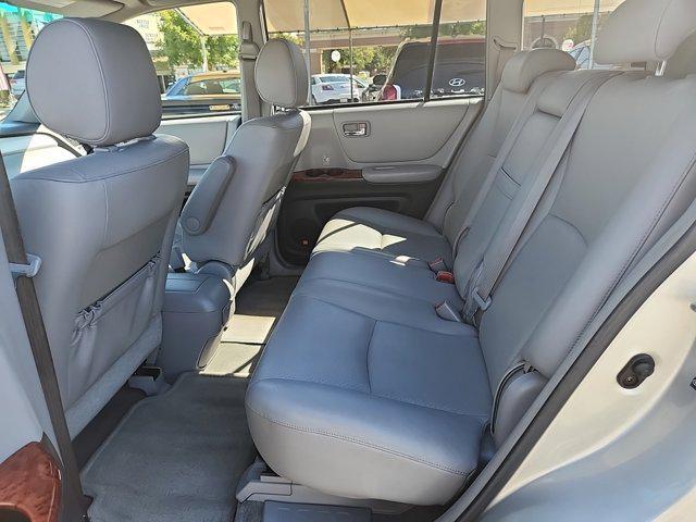 used 2006 Toyota Highlander car, priced at $9,998