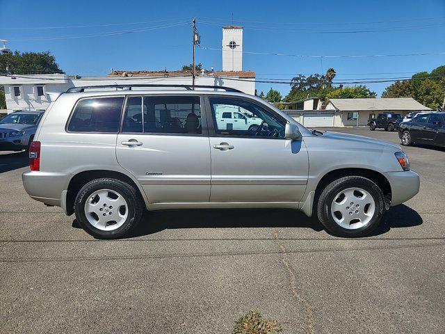 used 2006 Toyota Highlander car, priced at $9,998