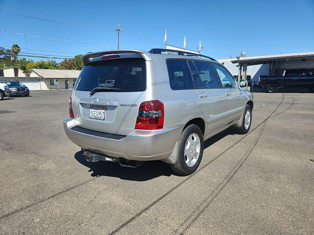 used 2006 Toyota Highlander car, priced at $9,998