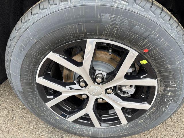 new 2025 Jeep Grand Cherokee car, priced at $46,260