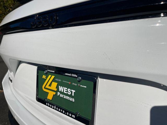 new 2025 Jeep Grand Cherokee car, priced at $42,760