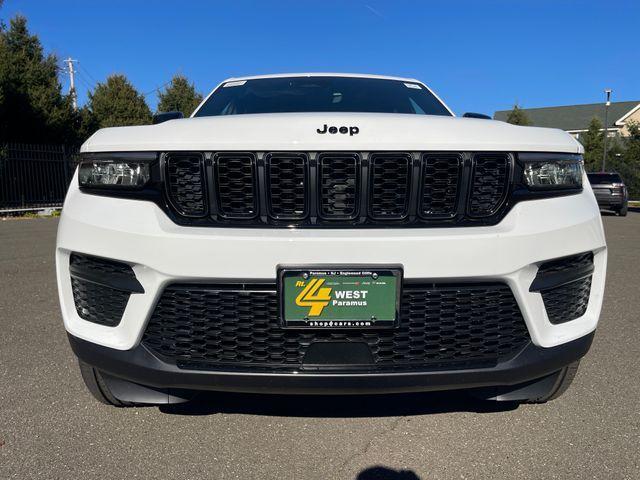 new 2025 Jeep Grand Cherokee car, priced at $42,760