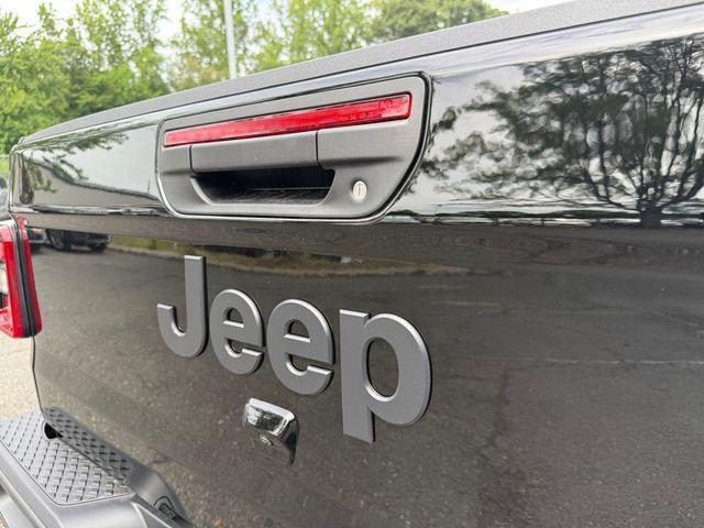 new 2025 Jeep Gladiator car, priced at $49,827
