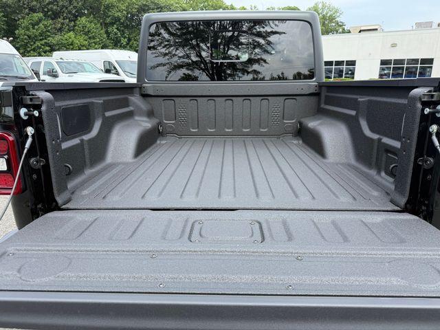new 2025 Jeep Gladiator car, priced at $49,827