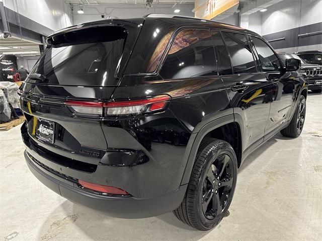 new 2025 Jeep Grand Cherokee car, priced at $50,035