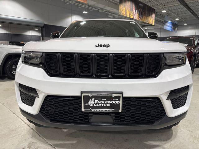 new 2025 Jeep Grand Cherokee car, priced at $43,955