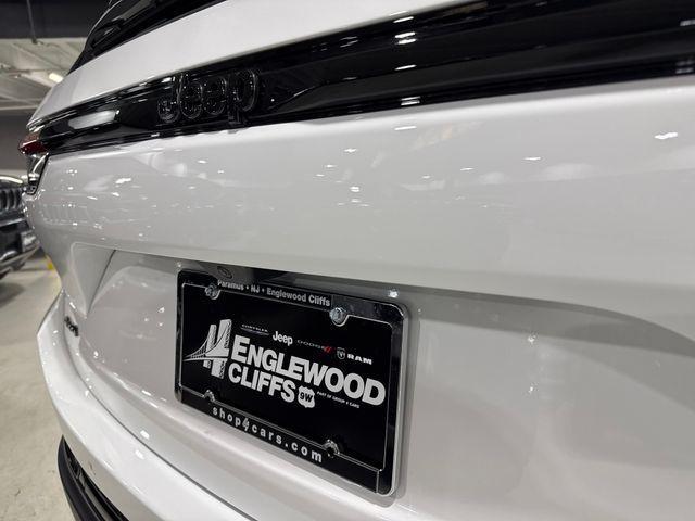 new 2025 Jeep Grand Cherokee car, priced at $43,955