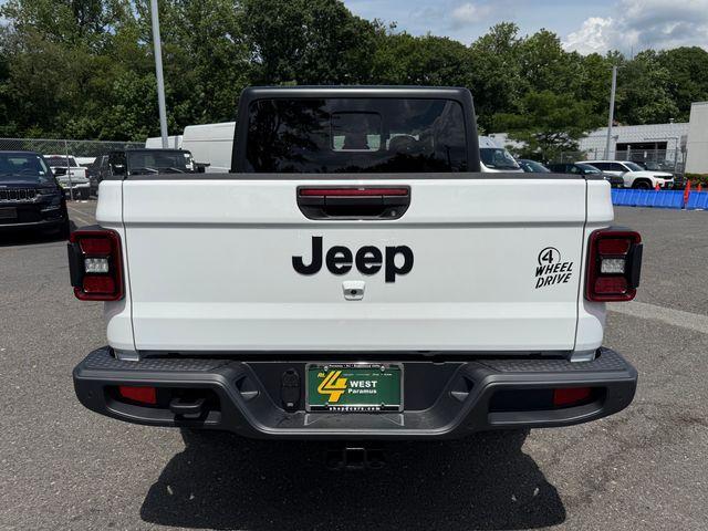 new 2025 Jeep Gladiator car, priced at $49,232