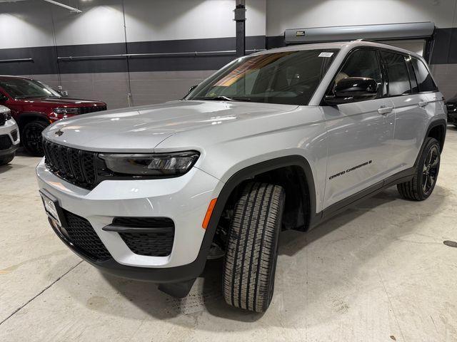 new 2025 Jeep Grand Cherokee car, priced at $44,355