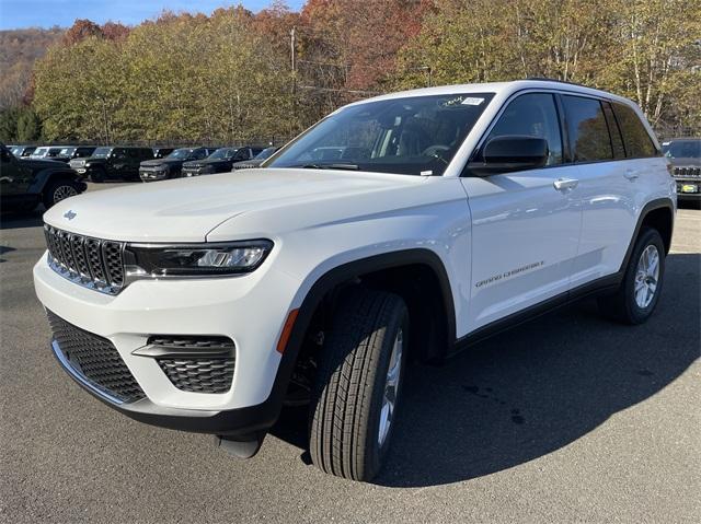 new 2024 Jeep Grand Cherokee car, priced at $40,641