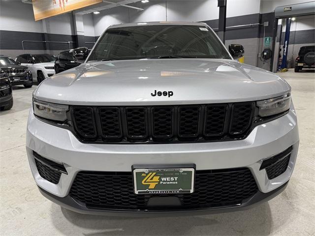 new 2025 Jeep Grand Cherokee car, priced at $47,557