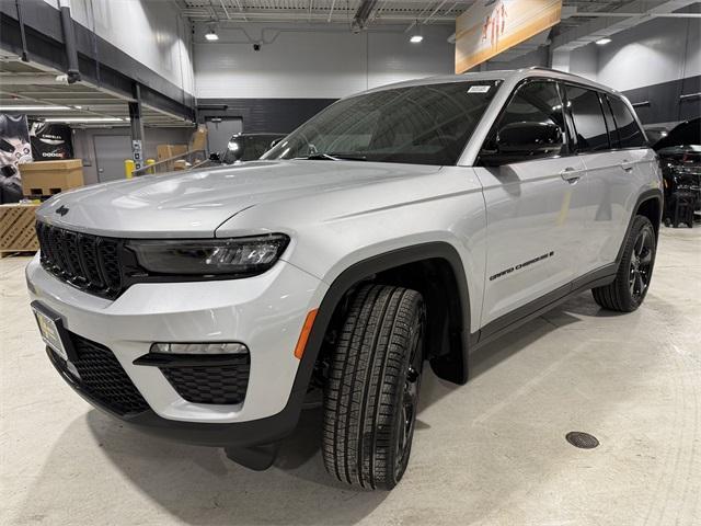 new 2025 Jeep Grand Cherokee car, priced at $47,557