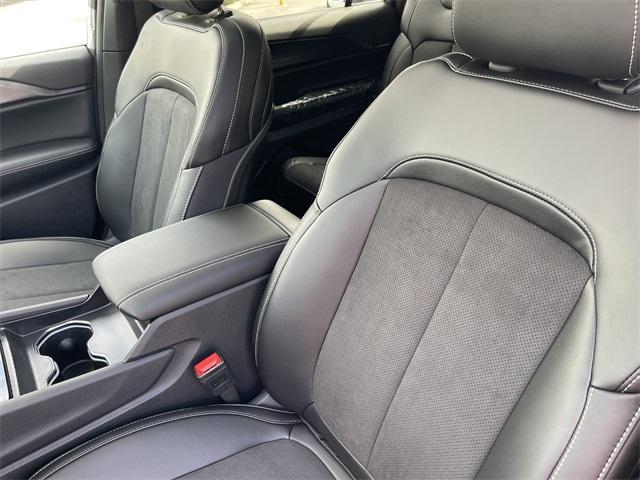 new 2025 Jeep Grand Cherokee L car, priced at $42,976