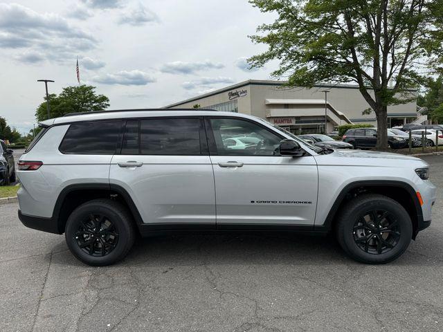 new 2025 Jeep Grand Cherokee L car, priced at $45,822