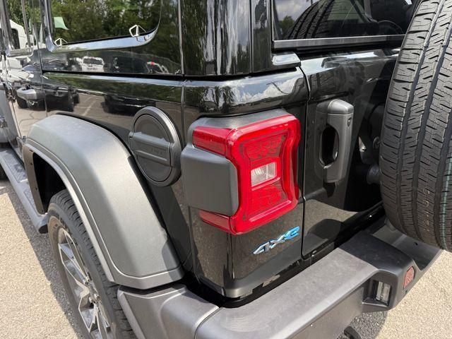 new 2025 Jeep Wrangler car, priced at $48,184