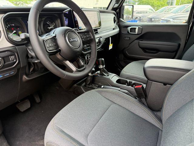 new 2025 Jeep Wrangler car, priced at $48,184