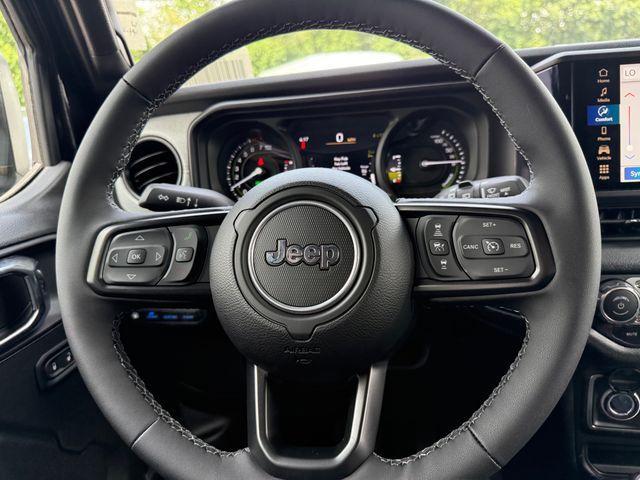 new 2025 Jeep Wrangler car, priced at $48,184