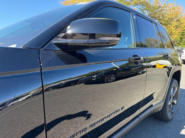 new 2025 Jeep Grand Cherokee car, priced at $45,050