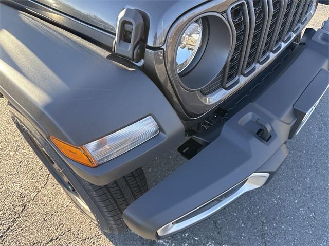 new 2025 Jeep Gladiator car, priced at $41,340