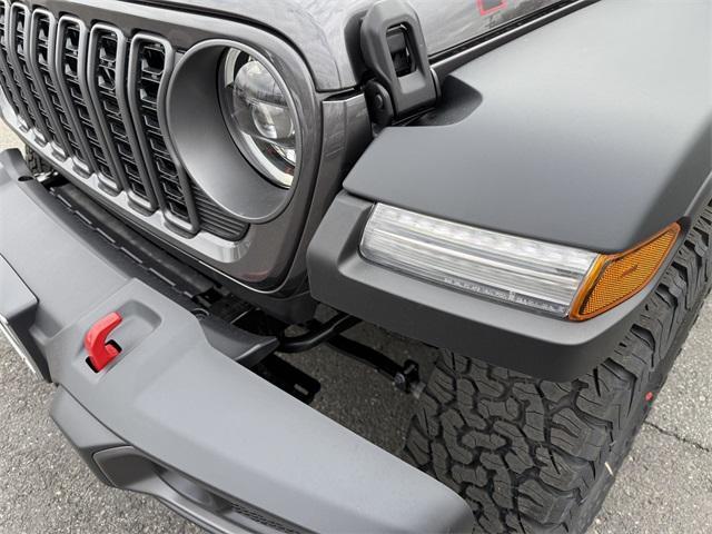 new 2025 Jeep Wrangler car, priced at $60,143