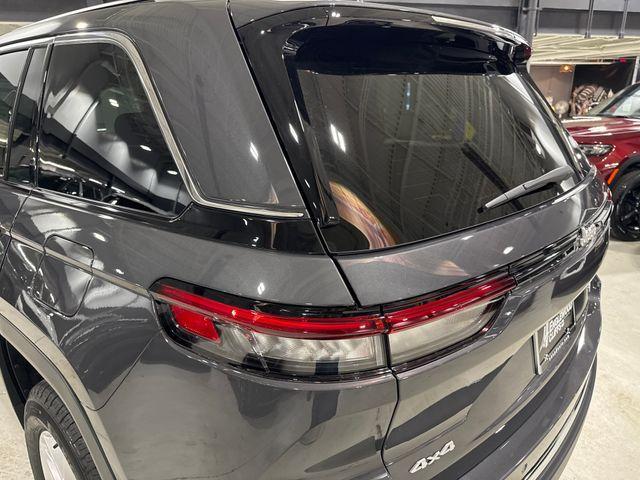 new 2025 Jeep Grand Cherokee car, priced at $38,977