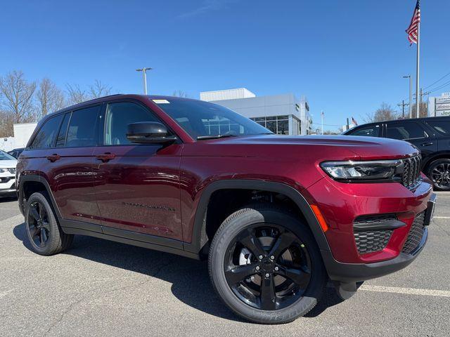 new 2025 Jeep Grand Cherokee car, priced at $43,355